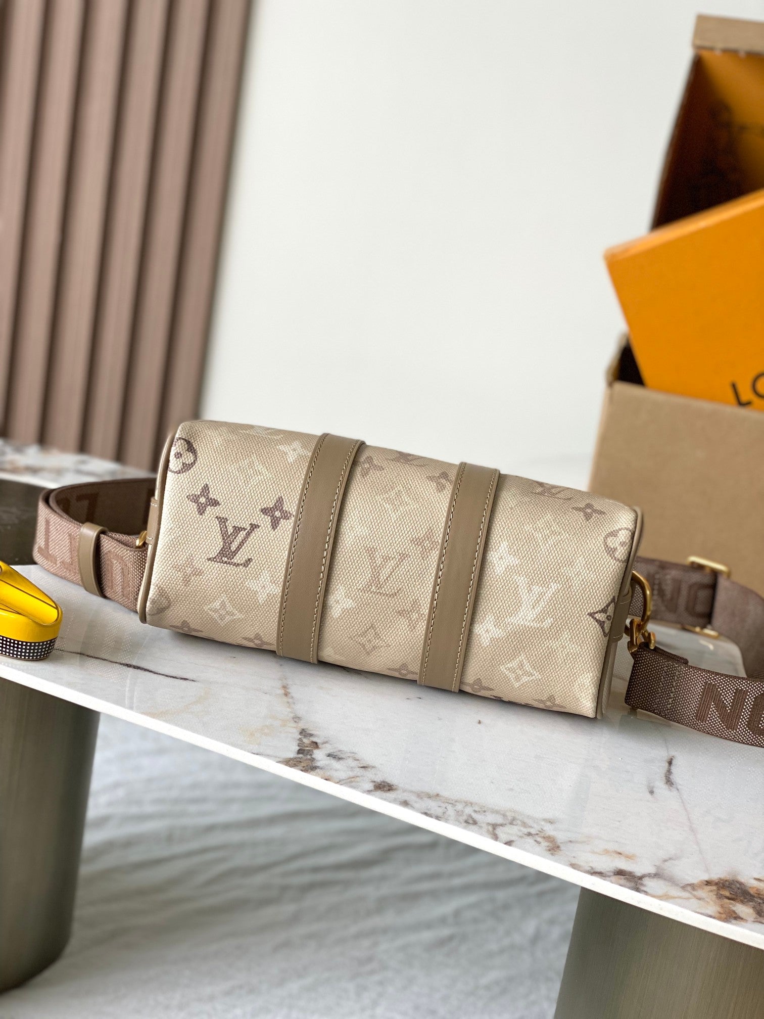 LV 25 Handbag