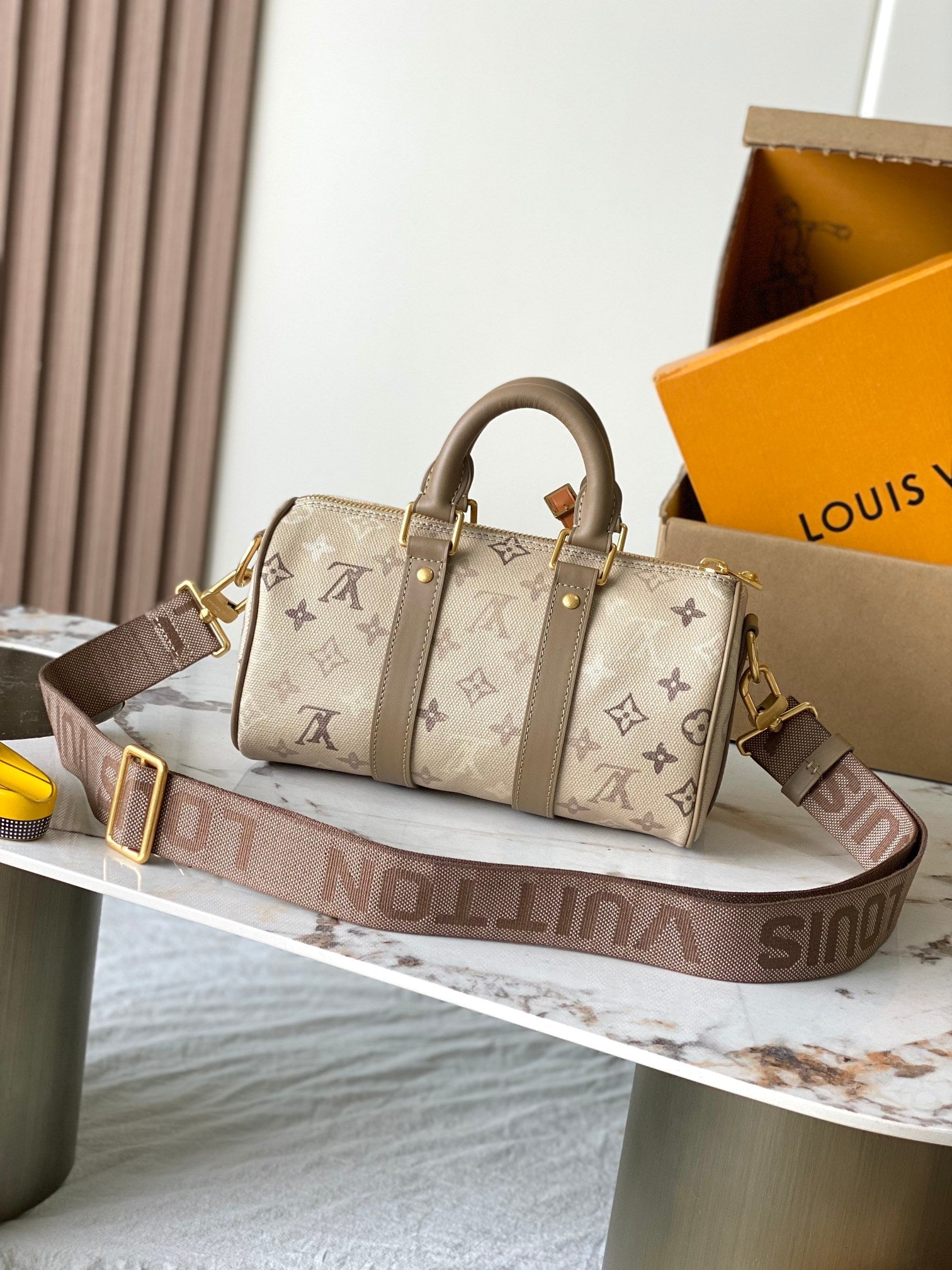 LV 25 Handbag